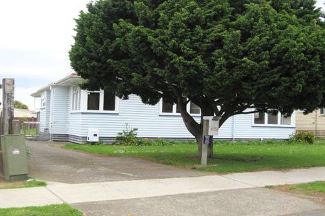 Photo of property in 27 Vickers Crescent, Mangere, Auckland, 2022