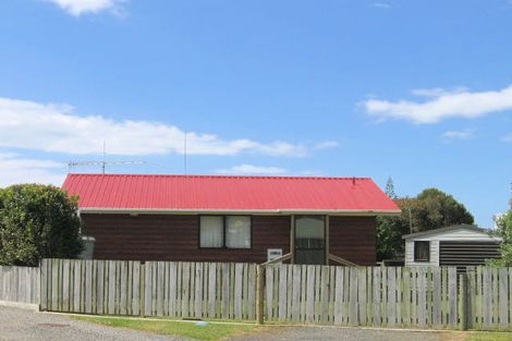 Photo of property in 14 Hereford Place, Waihi Beach, 3611