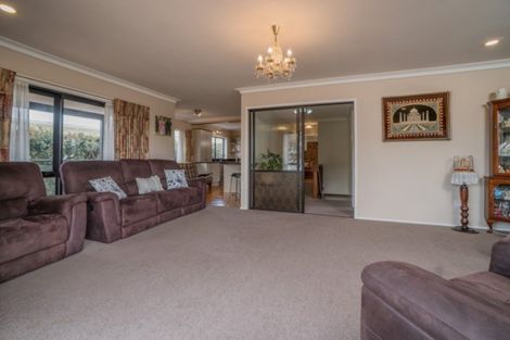 Photo of property in 27 Kiwi Esplanade, Mangere Bridge, Auckland, 2022