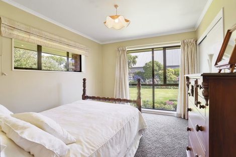 Photo of property in 5 Hinton Place, Rangiora, 7400