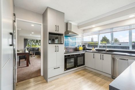 Photo of property in 1 Caesar Roose Drive, Glenview, Hamilton, 3206