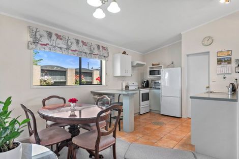 Photo of property in 4 Ashmore Place, Fairy Springs, Rotorua, 3015