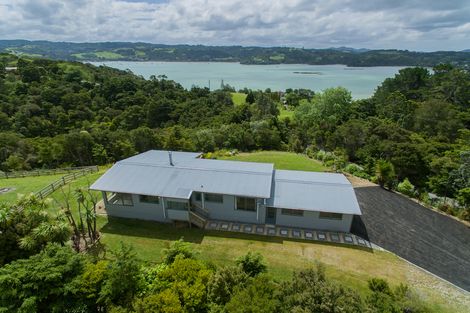 Photo of property in 43 Tahunatapu Road, Parua Bay, Whangarei, 0174
