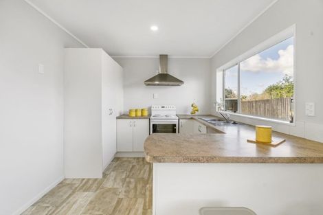 Photo of property in 15 Hocken Place, Mangere Bridge, Auckland, 2022