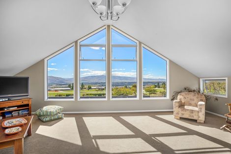 Photo of property in 8 Old Golf Course Road, Bridge Hill, Alexandra, 9320