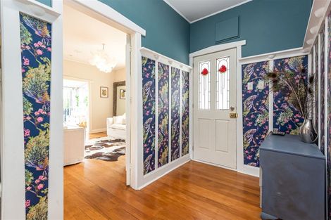 Photo of property in 31 Flavell Street, Heathcote Valley, Christchurch, 8022