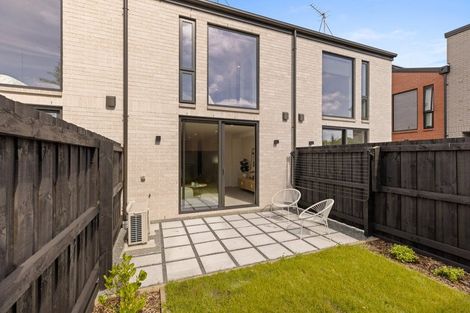 Photo of property in 2/88 Holly Road, St Albans, Christchurch, 8014