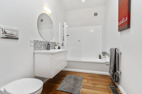 Photo of property in 17 Raine Street, Karori, Wellington, 6012