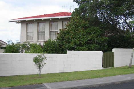 Photo of property in 2 Sandford Street, Campbells Bay, Auckland, 0630