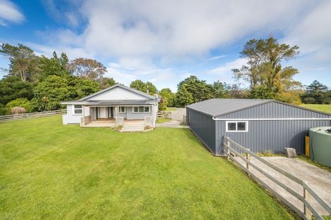 Photo of property in 2079 Kimbolton Road, Kiwitea, Feilding, 4777