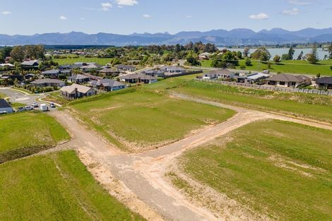 Photo of property in 2 Les Wakefield Road, Mapua, 7005