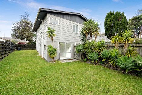 Photo of property in 2/85 Diana Drive, Glenfield, Auckland, 0627