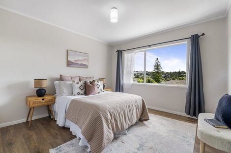 Photo of property in 1/30 Acacia Road, Torbay, Auckland, 0632