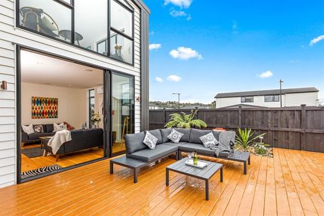 Photo of property in 39 Craigs Way, Hobsonville, Auckland, 0616
