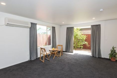 Photo of property in 2/2 Broadbent Street, Riccarton, Christchurch, 8041