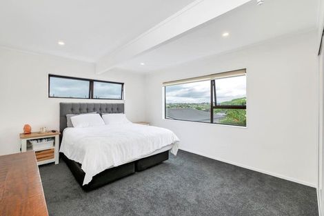 Photo of property in 1 Tiri View Place, Waiake, Auckland, 0630
