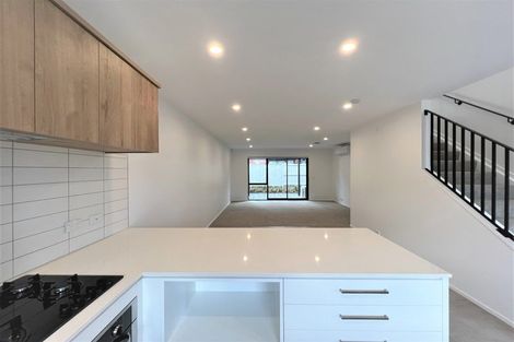 Photo of property in 27 Whimbrel Road, Flat Bush, Auckland, 2019