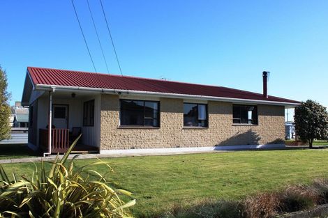 Photo of property in 46 Lanark Street, Balclutha, 9230