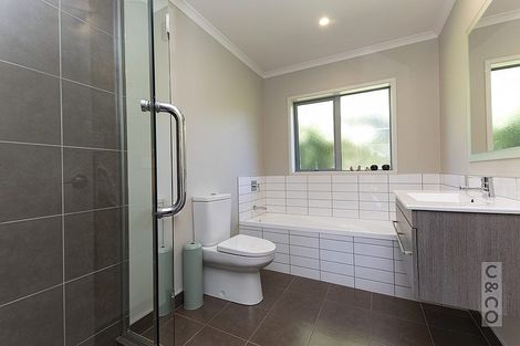 Photo of property in 23 Crabb Fields Lane, Riverhead, 0820