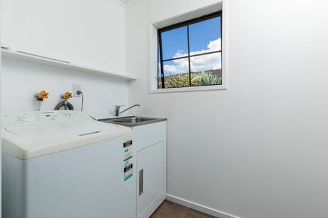 Photo of property in 8/248 Great North Road, Henderson, Auckland, 0612