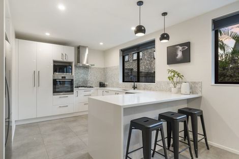 Photo of property in 71a Neil Avenue, Te Atatu Peninsula, Auckland, 0610