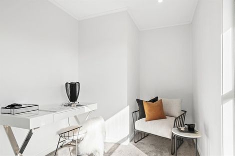 Photo of property in 10 Pixie Place, Pakuranga Heights, Auckland, 2010