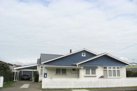 Photo of property in 10 Simons Street, Moturoa, New Plymouth, 4310
