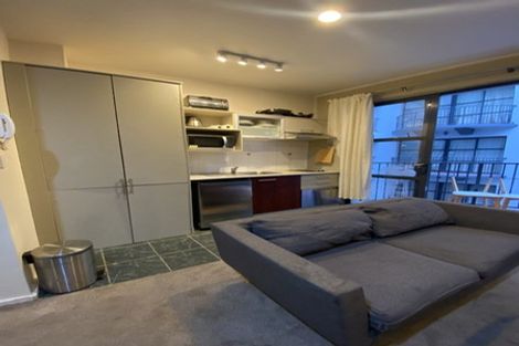 Photo of property in Atrium Towers, 4h/154 The Terrace, Wellington Central, Wellington, 6011