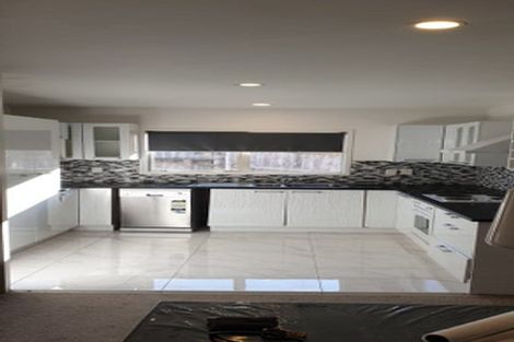 Photo of property in 27 Dovey Place, Massey, Auckland, 0614