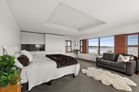 Photo of property in 62 Meeanee Quay, Westshore, Napier, 4110