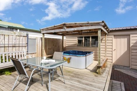 Photo of property in 2/30 Waiari Road, Conifer Grove, Takanini, 2112