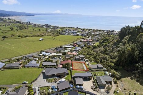 Photo of property in 8 Kowhatu Grove, Pohara, Takaka, 7183
