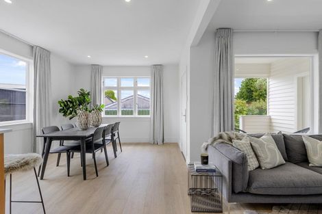 Photo of property in 121 Eastern Terrace, Beckenham, Christchurch, 8023