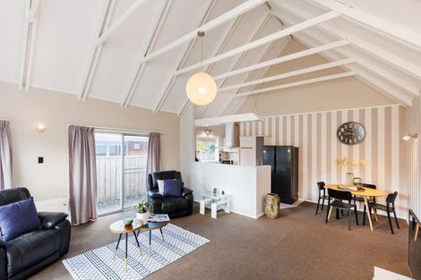 Photo of property in 14 Seaton Court, Hokowhitu, Palmerston North, 4410