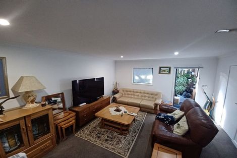 Photo of property in 16 Borneo Drive, Fairview Heights, Auckland, 0632