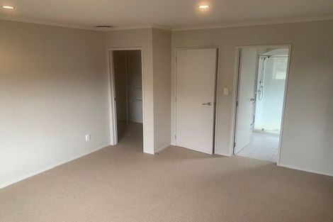 Photo of property in 28 Heidi Crescent, Flat Bush, Auckland, 2016
