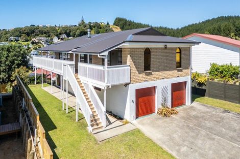 Photo of property in 107 Titiro Place, Onemana, Whangamata, 3691