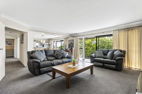 Photo of property in 10 Bungalore Place, Half Moon Bay, Auckland, 2012