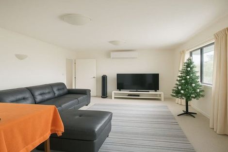 Photo of property in 2/11 Takutai Avenue, Bucklands Beach, Auckland, 2012