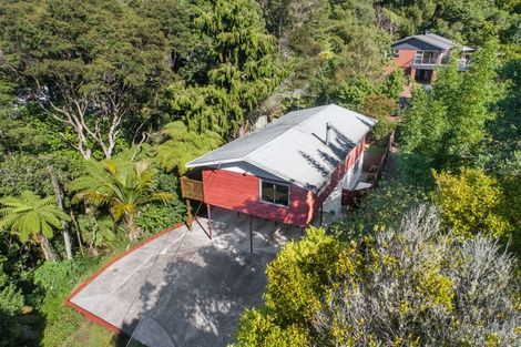 Photo of property in 203 Woodlands Park Road, Titirangi, Auckland, 0604