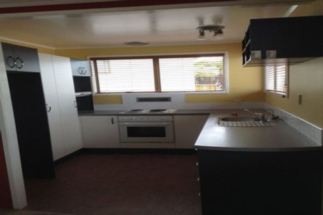 Photo of property in 5 Massine Place, Randwick Park, Auckland, 2105