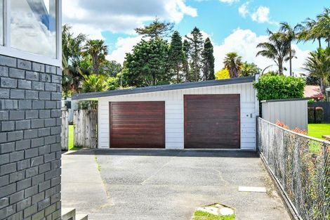 Photo of property in 2 Hillcrest Grove, Hillpark, Auckland, 2102