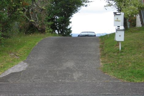 Photo of property in 1/6 Stanley Road, Glenfield, Auckland, 0629