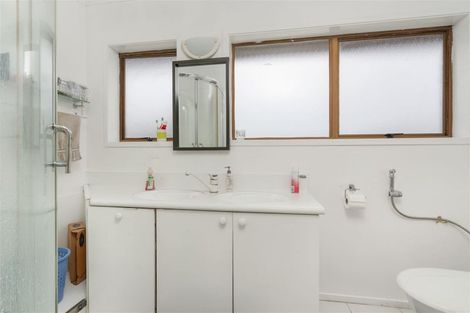 Photo of property in 4 Roberts Road, Te Atatu South, Auckland, 0610