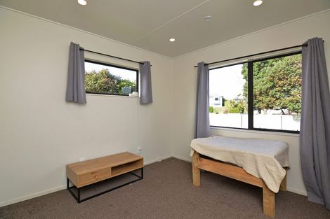 Photo of property in 10 Ross Grove, Paraparaumu, 5032
