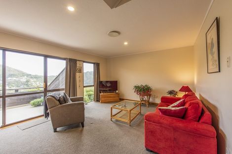 Photo of property in 16b Parklands Drive, Karori, Wellington, 6012