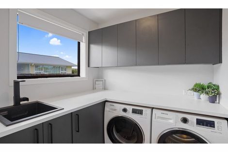 Photo of property in 5 Carbine Place, Sockburn, Christchurch, 8042
