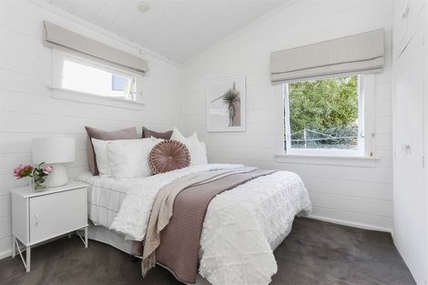 Photo of property in 1/23a Gladstone Road, Northcote, Auckland, 0627