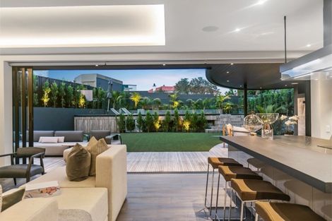 Photo of property in 98 Paritai Drive, Orakei, Auckland, 1071