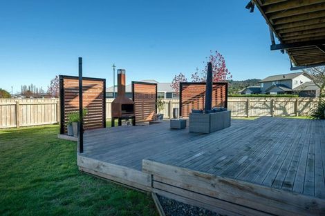 Photo of property in 136 Lisland Drive, Kinloch, Taupo, 3377